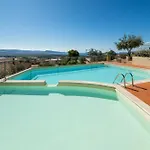 Apartmán Sea View With Shared Pool