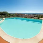 Sea View With Shared Pool Apartmán *