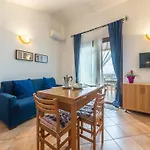 Sea View With Shared Pool Apartmán *