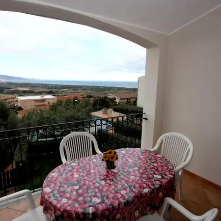 Sea View With Shared Pool Apartmán Badesi