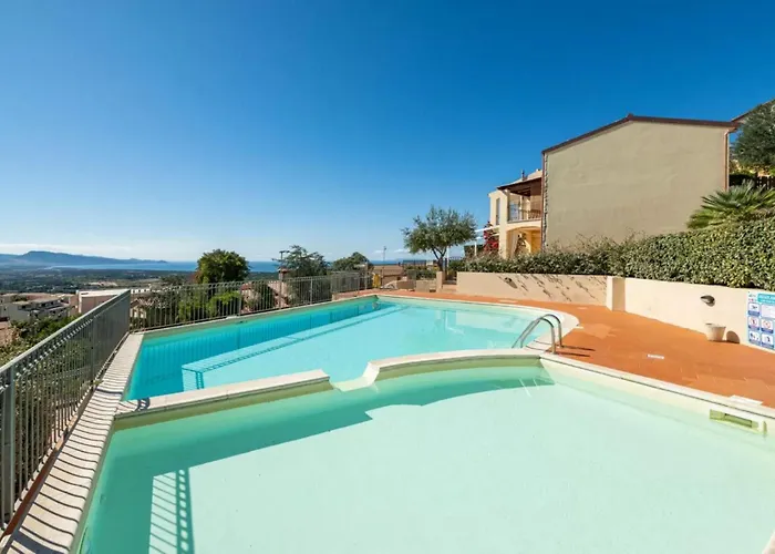 Sea View With Shared Pool * Badesi