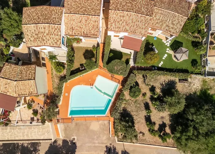 Sea View With Shared Pool Badesi